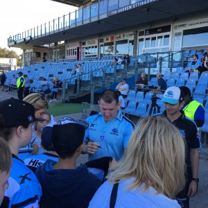 Paul Gallen signing autographs at the Grand Final Week fan day at Sharks, Tue 27-Sep-2016